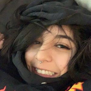 Meet your Posher, Lola